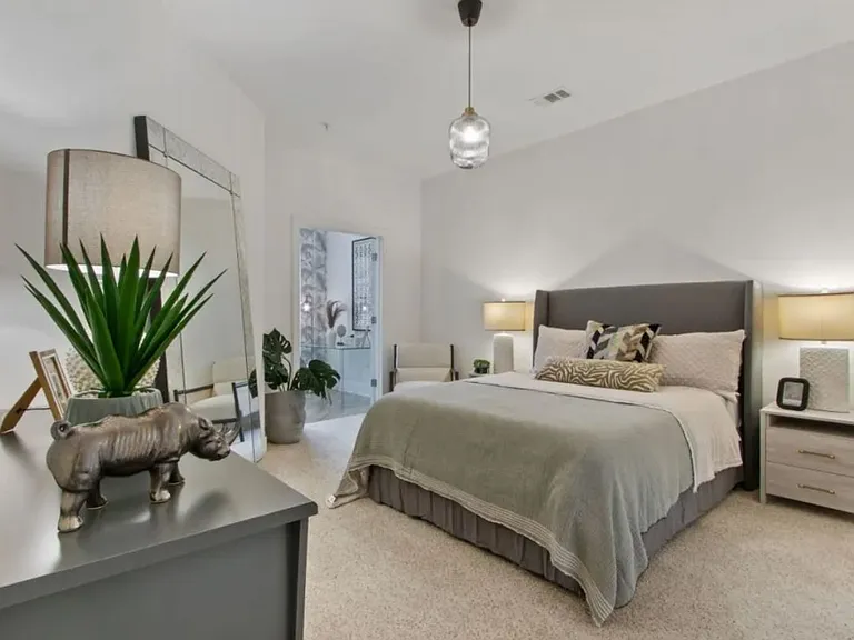 Residence at Tribeca — Photo 14