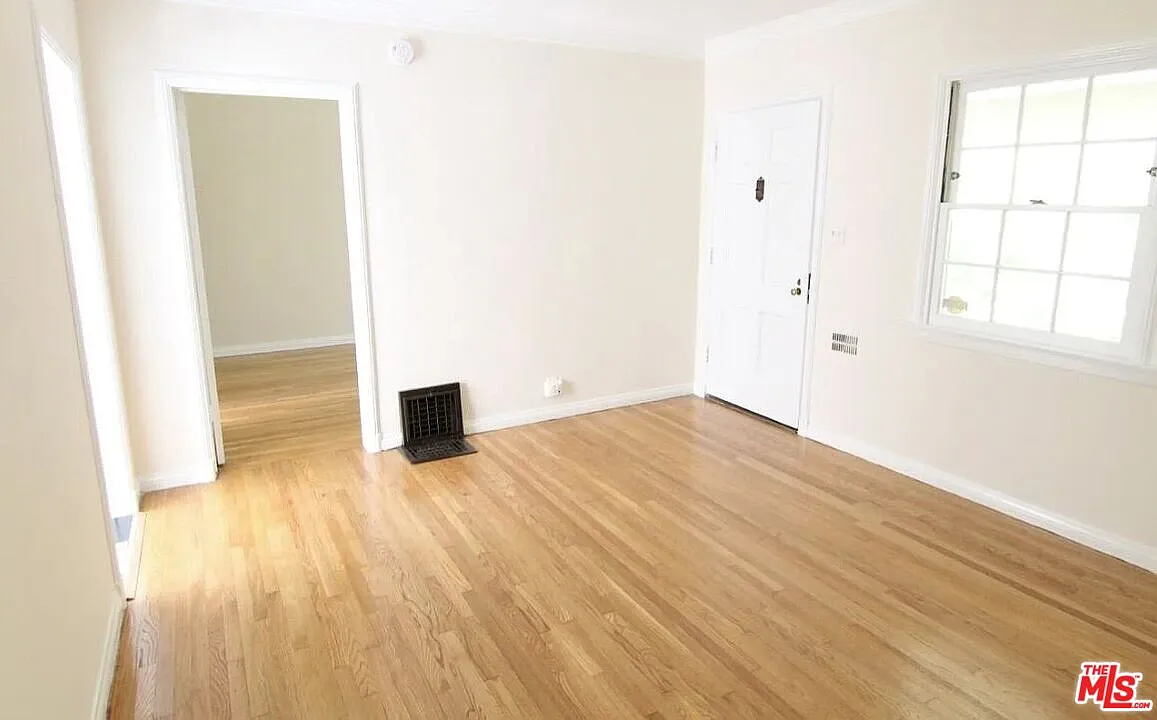 1 bed, 1.0 bath, 4013 sqft, $2,600 — Photo 2