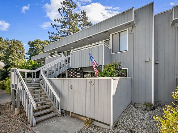 2nd image of 988 La Barbera Dr