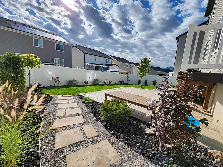 2156 N Wallflower Dr — Photo 35