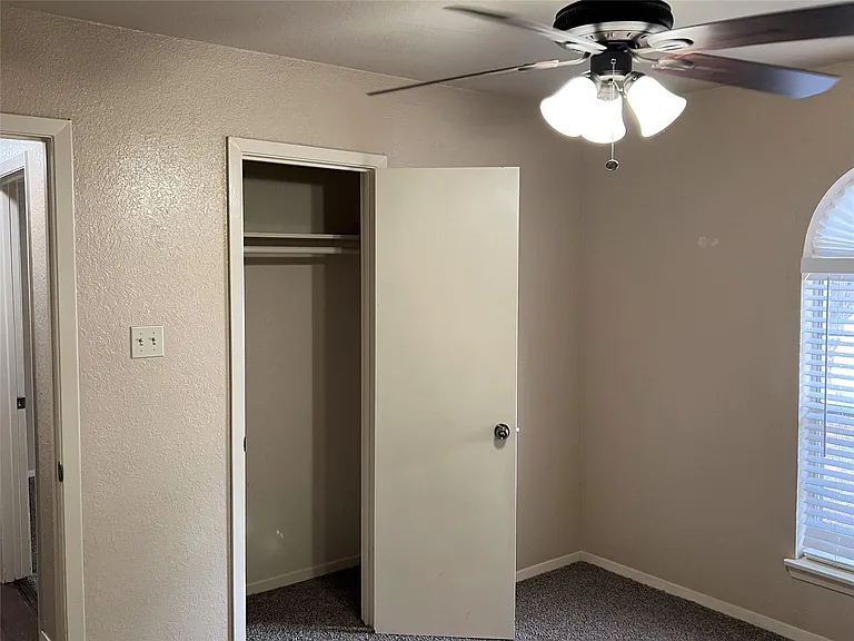2310 Dartmouth Dr — Photo 4