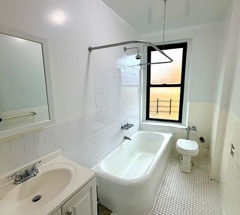 5th image of 157-11 Sanford Ave #C10