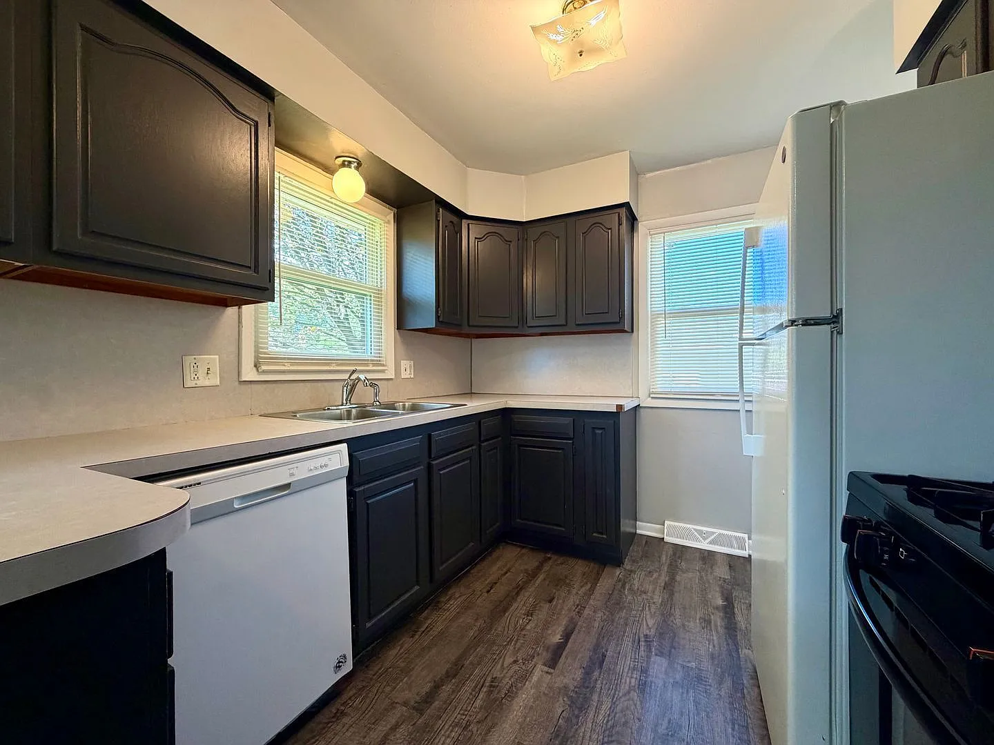 3 bed, 2.0 bath, $1,650 — Photo 4
