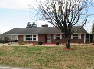 810 Emerald Pl SW, Lenoir, NC 28645