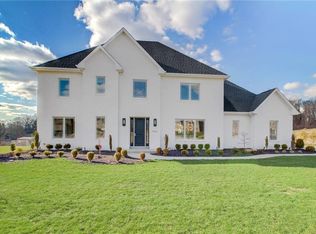 3042 Whispering Creek Dr, Allison Park, PA