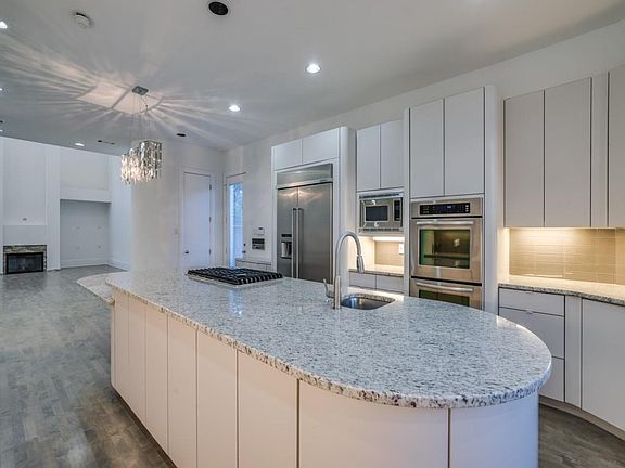 5th image of 5103 Deerwood Park Dr