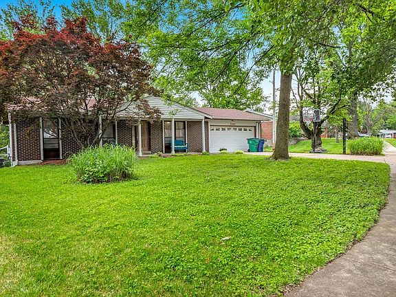 2nd image of 3220 Wellington Dr