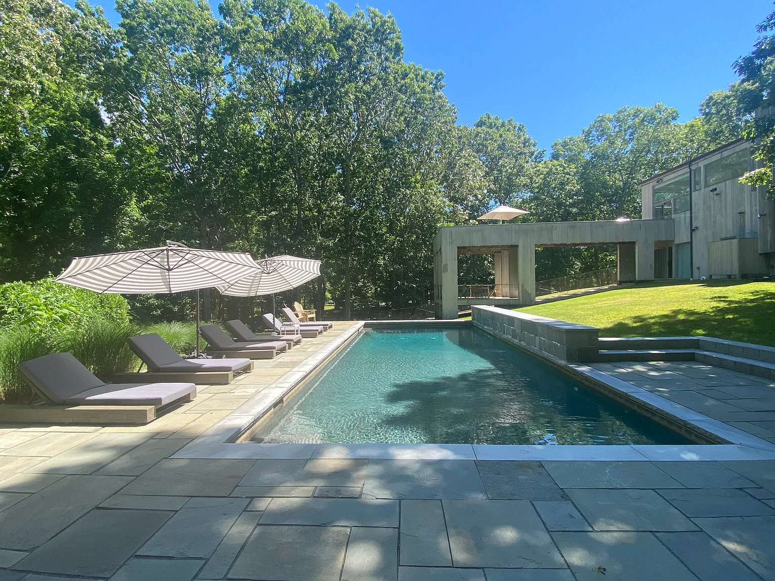 Sag Harbor Tree House — Photo 1