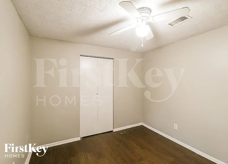 5361 Martins Crossing Rd — Photo 13