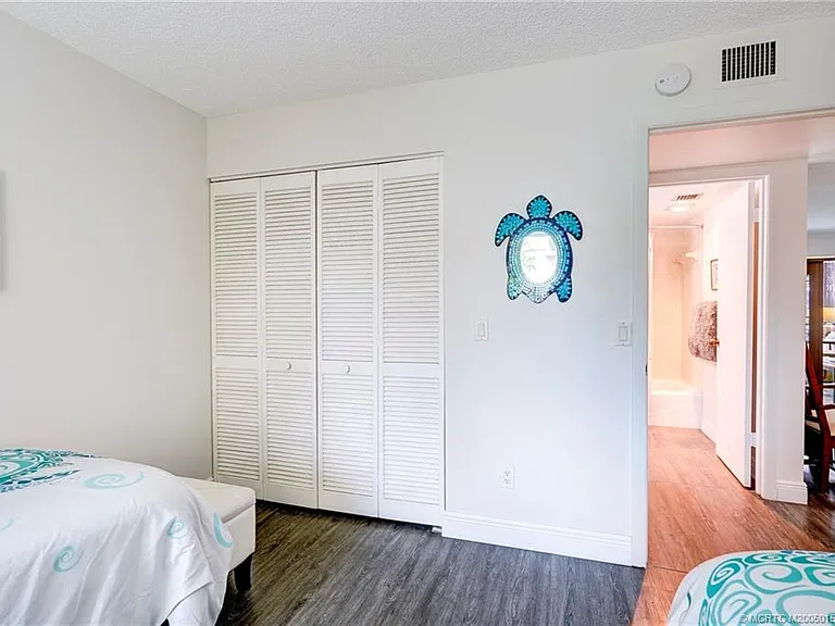 5563 NE Gulfstream Way — Photo 16