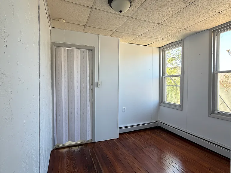 98 Andrew St #3 — Photo 6