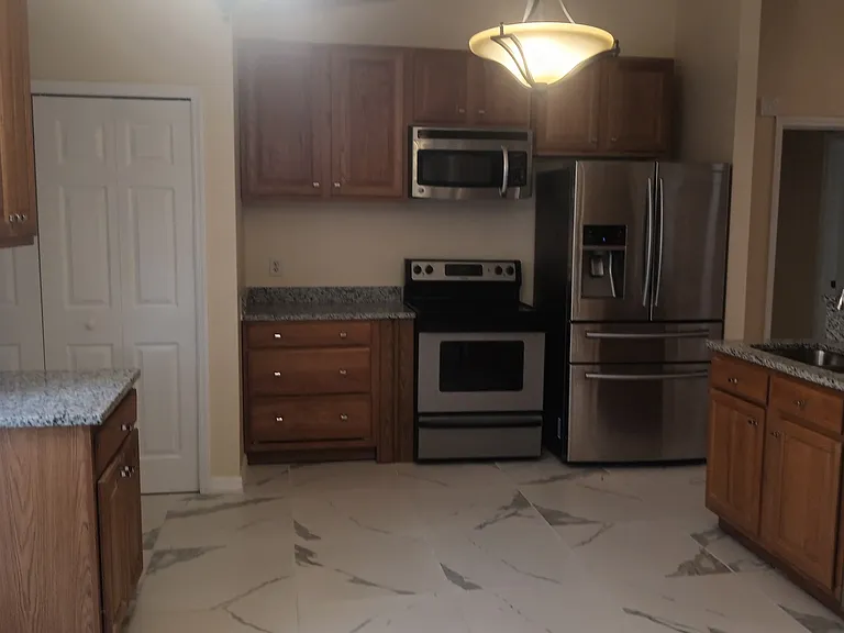 150 Crosspoint St SE — Photo 3