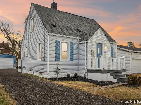 2061 E Boatfield Ave, Burton, MI 48529