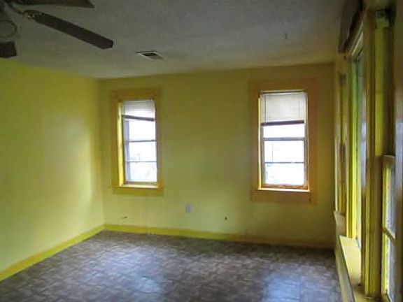 5th image of 4125 Willowview Ave