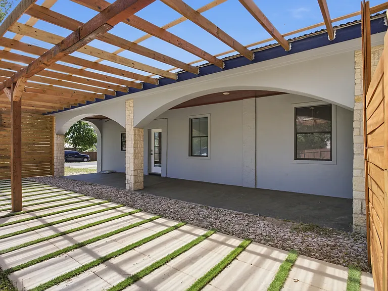 17621 Stacey Ln — Photo 28