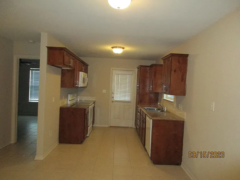 908 Parkplace Rdg — Photo 5