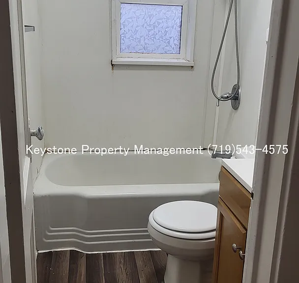 1102 W 16th St — Photo 9