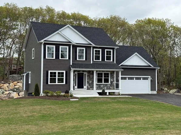 3 Majestic Ct, Coventry, RI 02816
