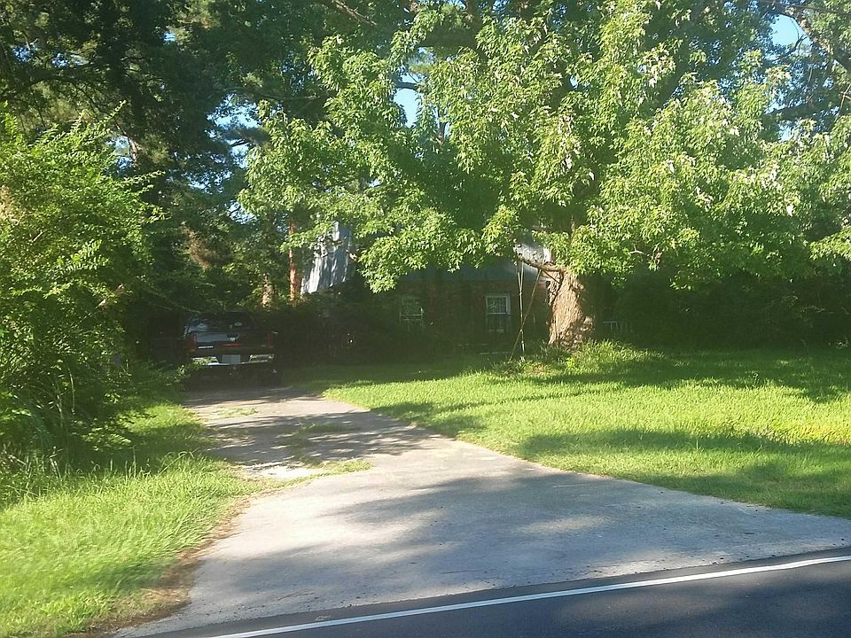 1st image of 221 Pilgrim Cir