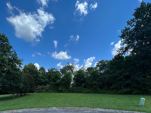 2nd image of 404 Mauser Point