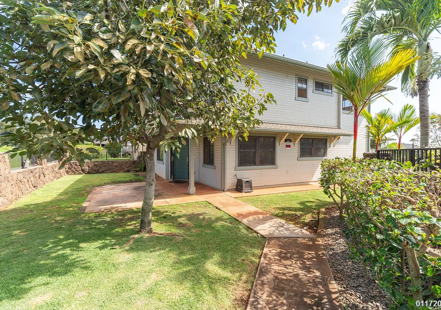 94-212 Lelehua Place - Beautiful 3Bd 2.5Ba SFH in Royal Kunia — Photo 2