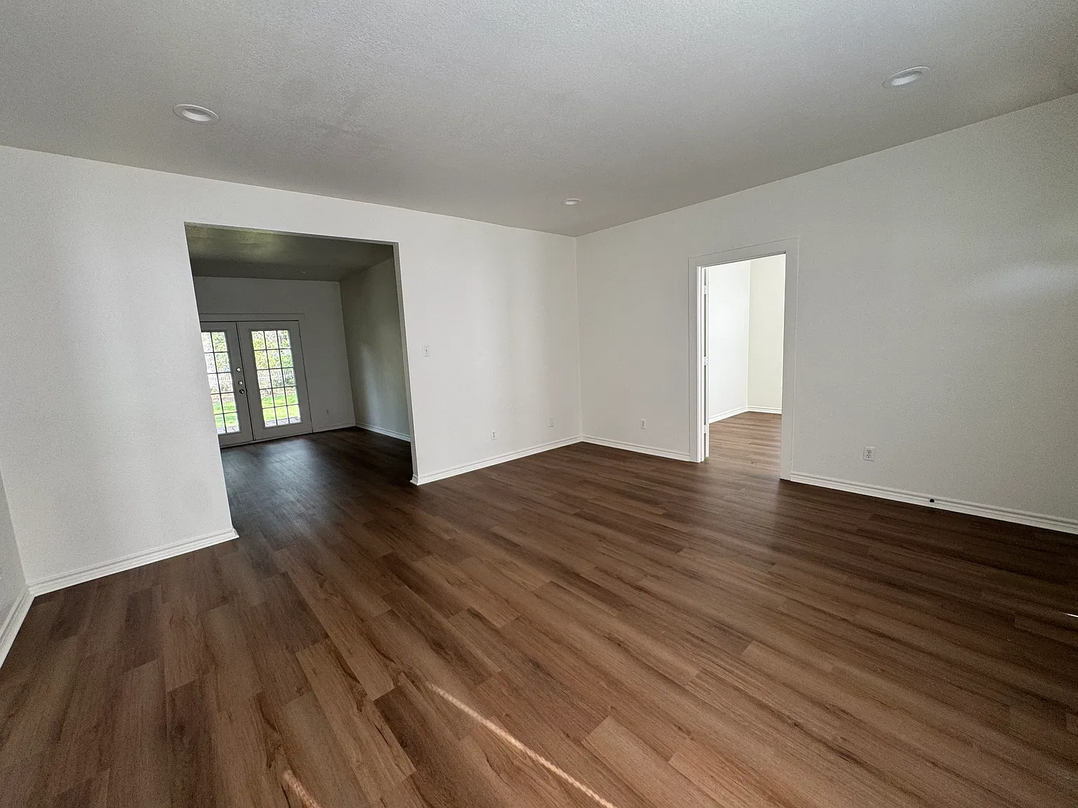 3 bed, 1260 sqft, $1,800 — Photo 3