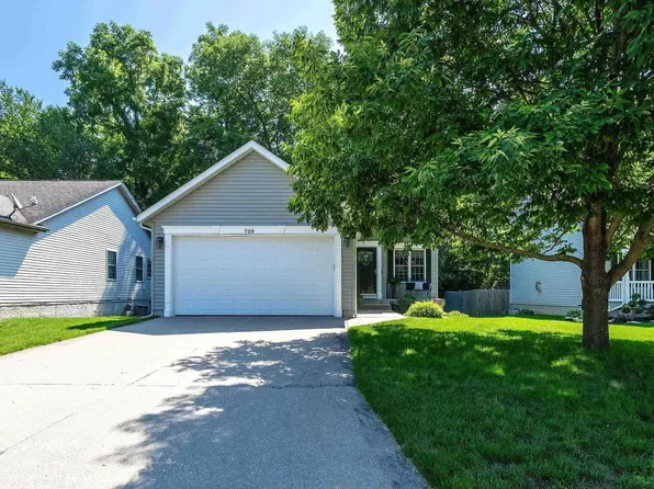 720 Chestnut Dr, Colona, IL 61241