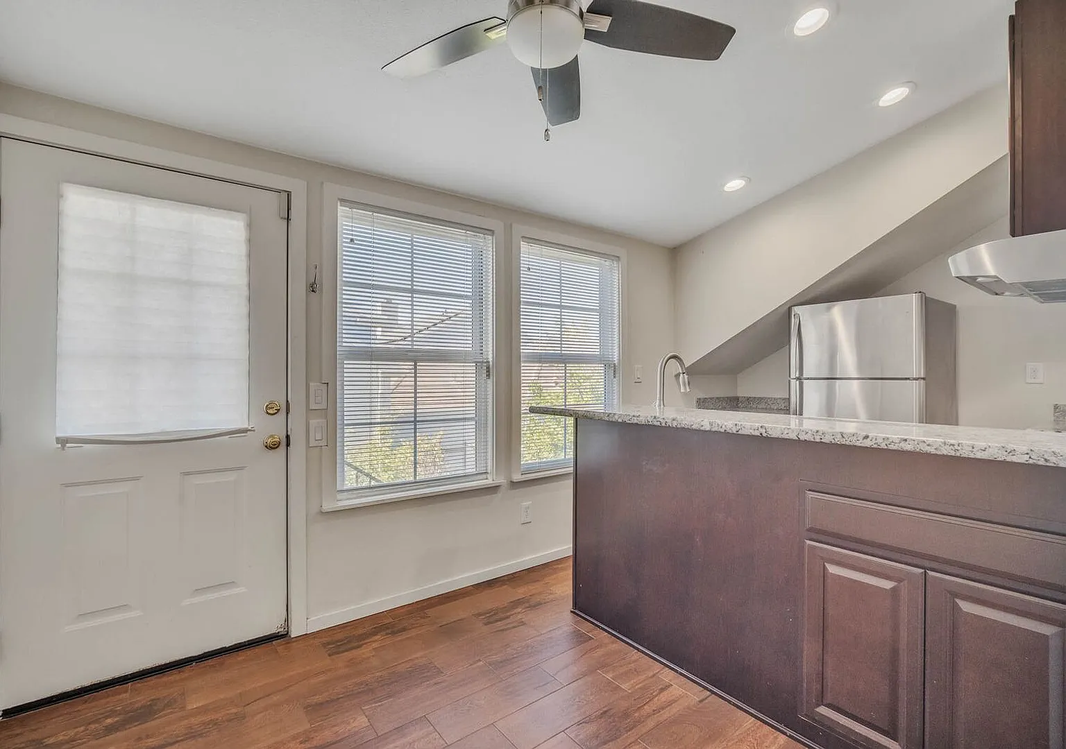 5252 Trophy Dr — Photo 4