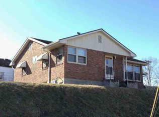 930 Maple St, Quincy, IL 62301