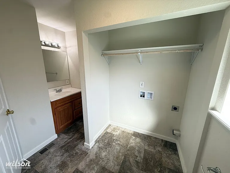 1112 Jefferson Ave — Photo 11