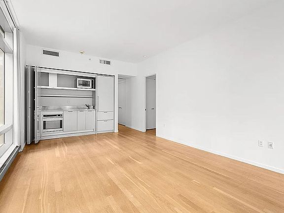 4th image of 18 W 48th St APT 11B