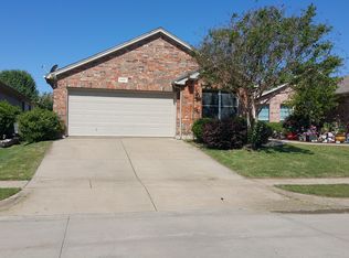 6457 Regina Dr, Fort Worth, TX 76131