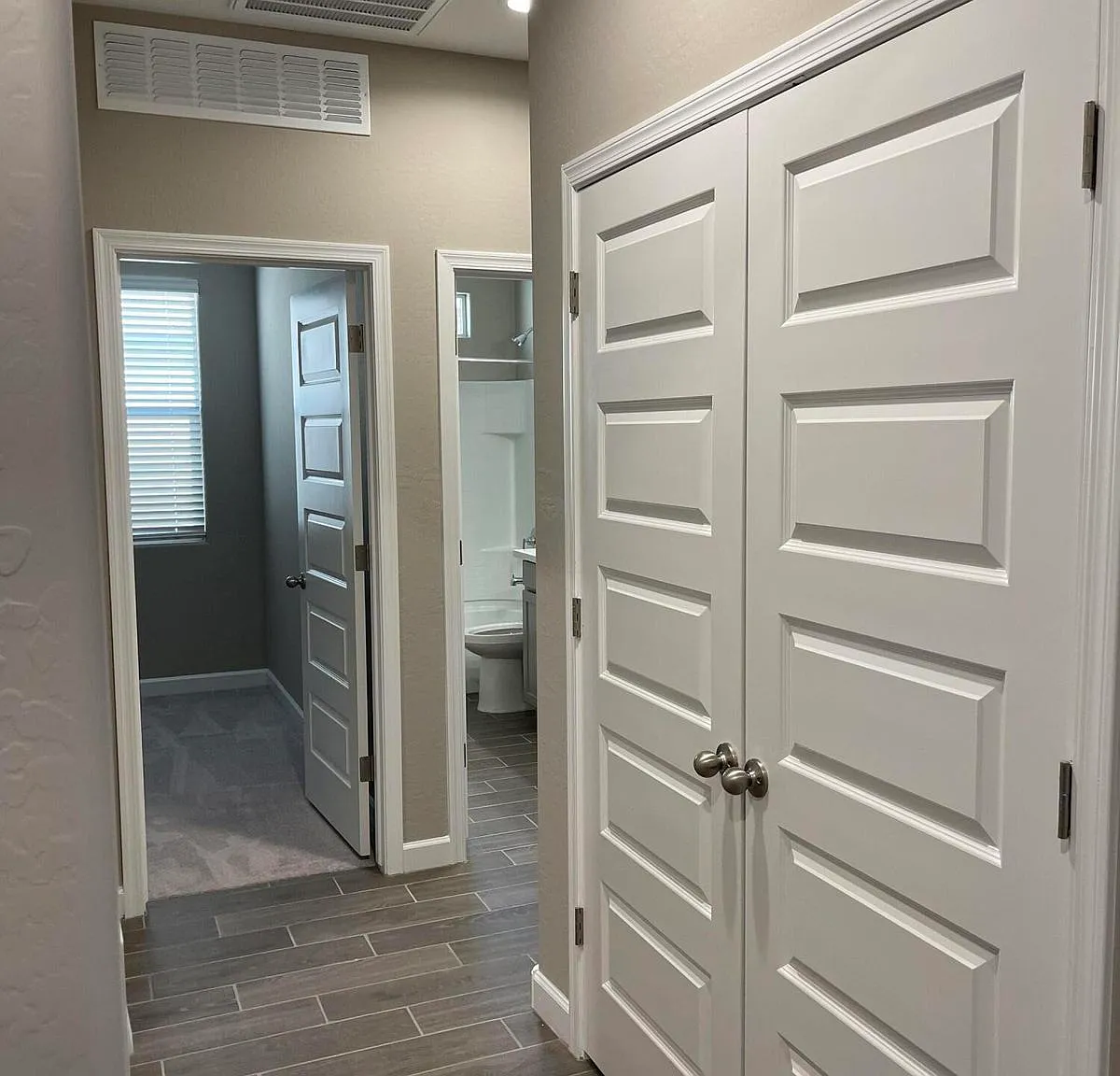 4 bed, 2025 sqft, $2,900 — Photo 3
