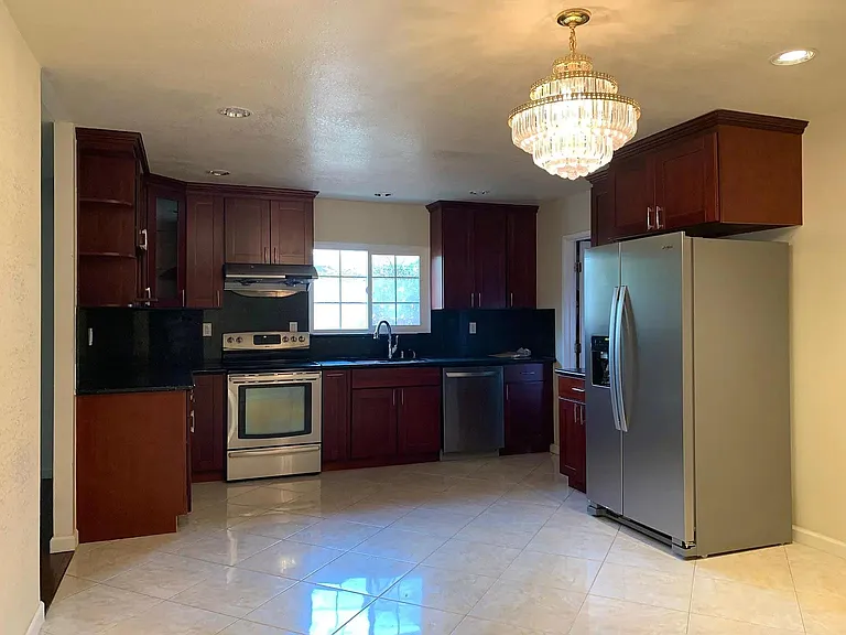 1175 Johnson Ave — Photo 4