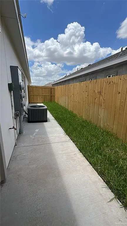 3 bed, 2.0 bath, 1115 sqft, $1,175 — Photo 4