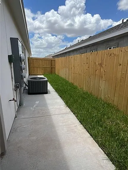 1612 N Canelo Dr #2 — Photo 4