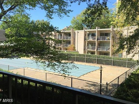 3rd image of 26 Canterbury Sq APT 301