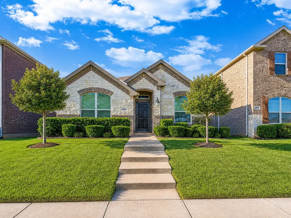 5841 Fir Tree Ln