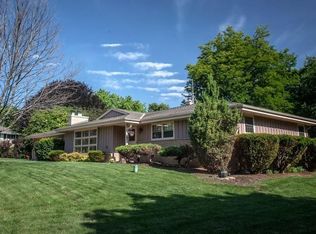 16260 Cumberland Trl, Brookfield, WI 53005