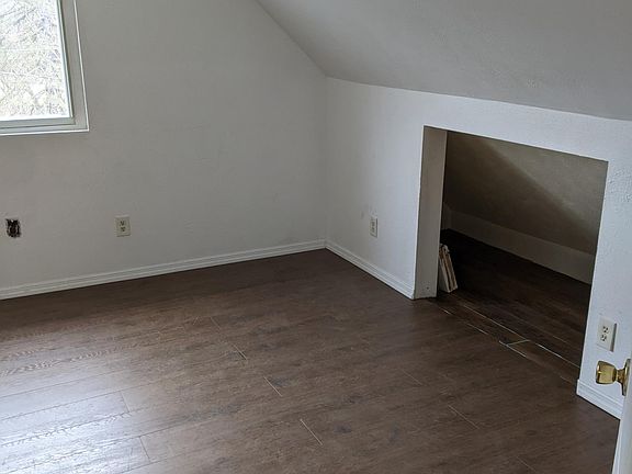 4th image of 641 Linden Ave APT C