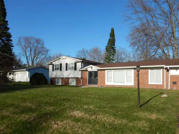 7209 Stonebrook Rd, West Bloomfield, MI 48322
