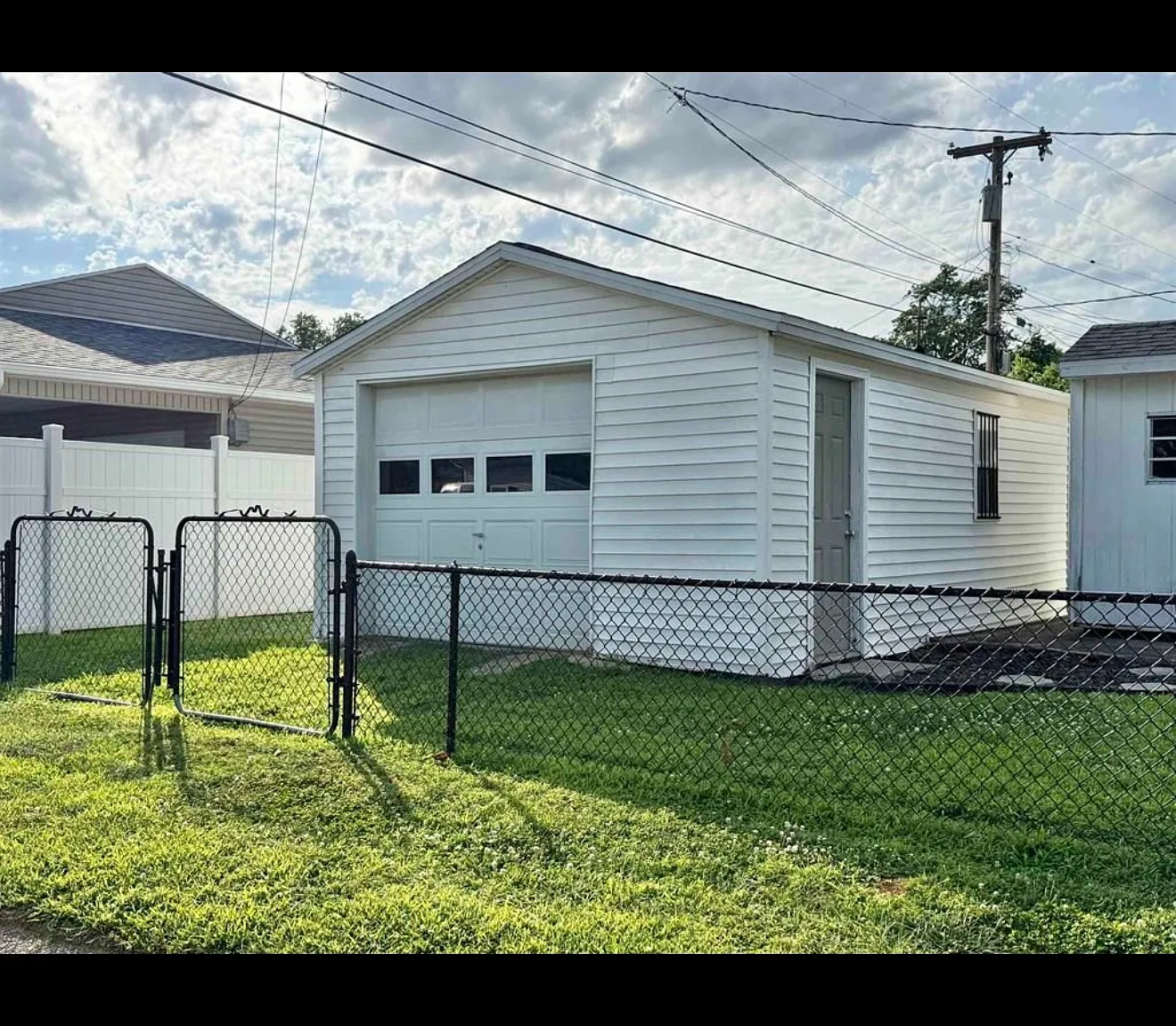 3 bed, 800 sqft, $1,300 — Photo 3