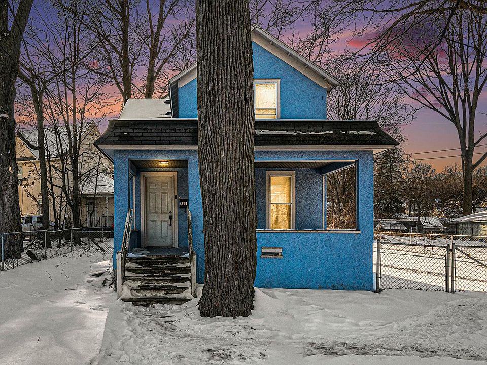 1st image of 811 Douglas Ave