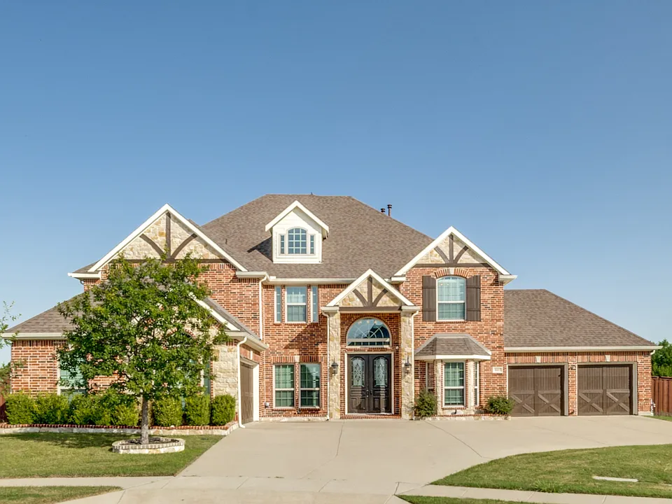 8107 Graystone Dr