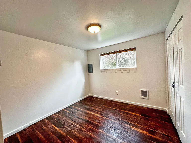 25523 Lawson St #4 — Photo 10