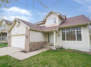 8831 Long Meadow Dr, Johnston, IA 50131