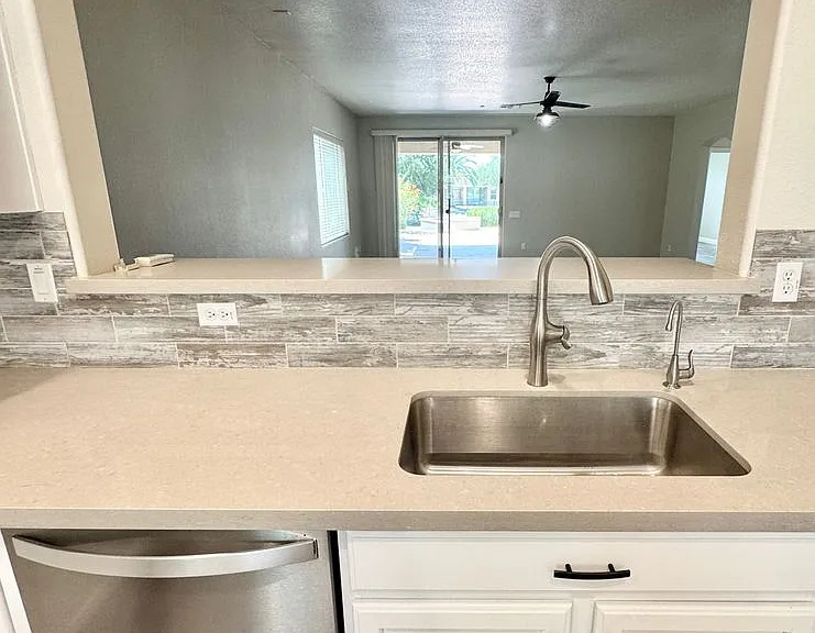 847 E La Costa Pl — Photo 14