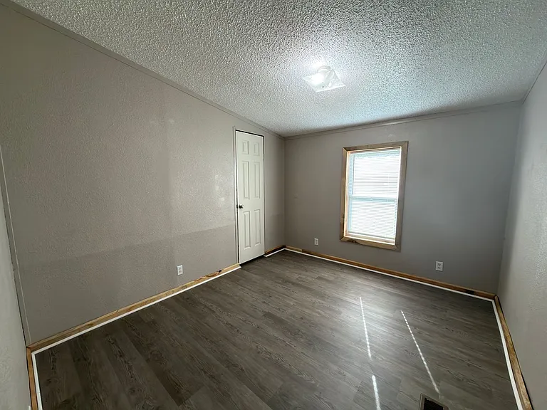949 N Bucks Pocket Rd SE — Photo 9