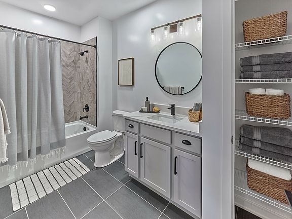 Phoenix 2 bd hall bath