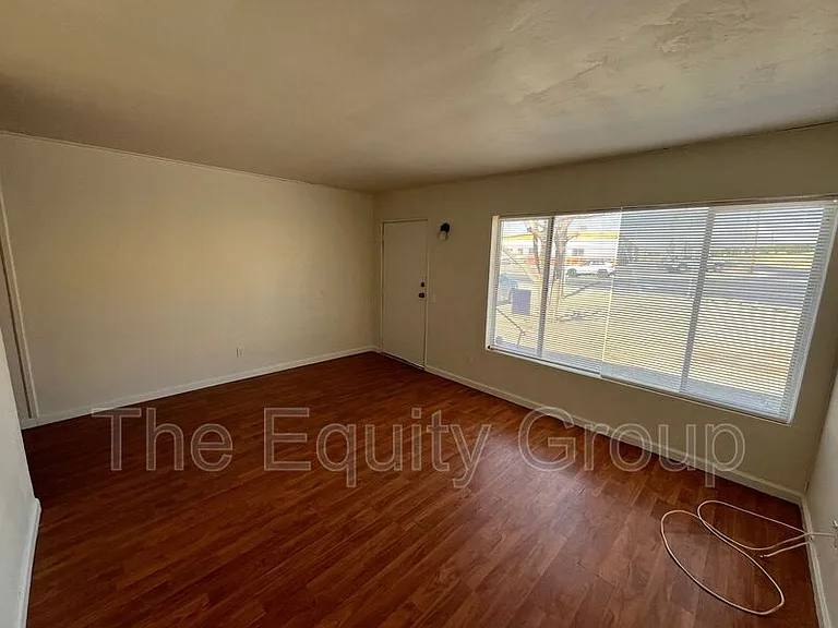 405 W Westfield Ave — Photo 3